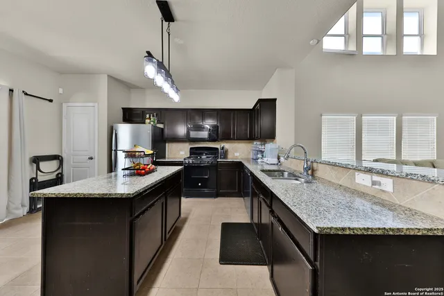 $2,200 | 9035 Bowring Park, Converse, TX 78109