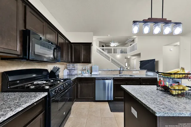 $2,200 | 9035 Bowring Park, Converse, TX 78109