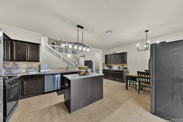 $2,200 | 9035 Bowring Park, Converse, TX 78109