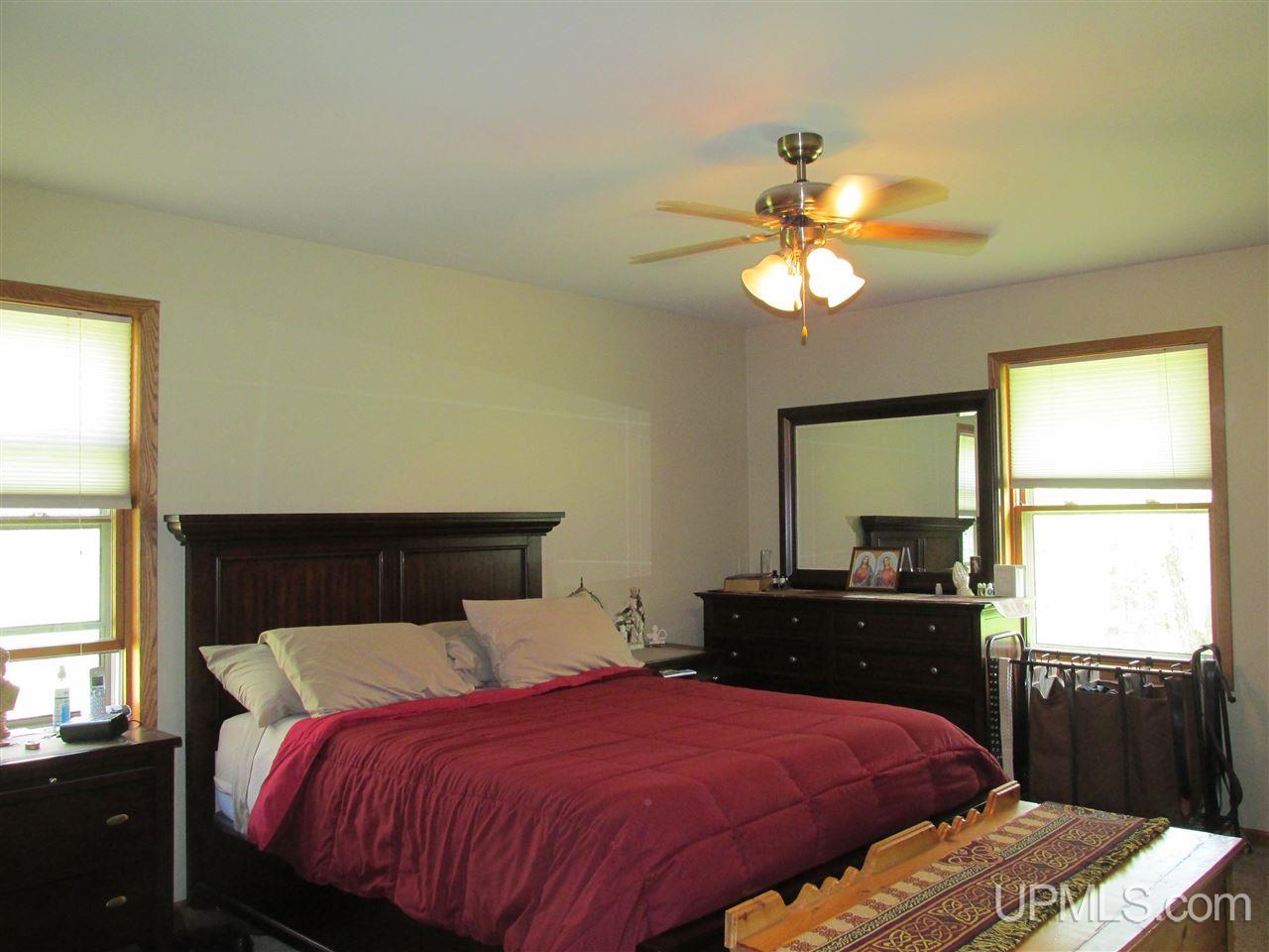 6388 L L.5 Road Gladstone, MI 49837 - Photo 15 of 49