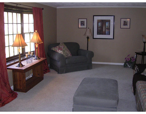 6 Dodge Road North Reading, MA 01864 - Photo 3 of 11 Gallery Image 3