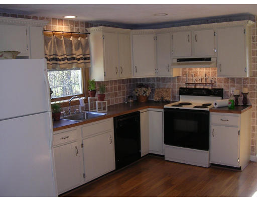6 Dodge Road North Reading, MA 01864 - Photo 5 of 11 Gallery Image 5