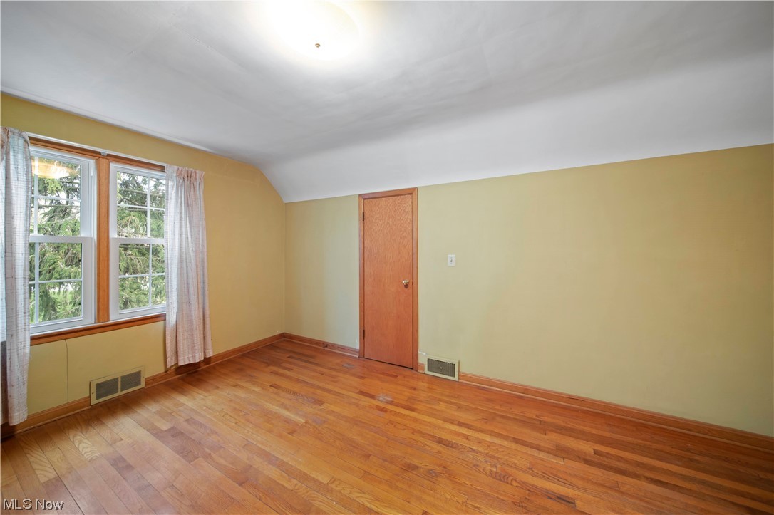 6835 Lake Road East Madison, OH 44057 - Photo 16 of 25 2nd floor bedroom 5 - 15 x 10 with hardwood flooring.