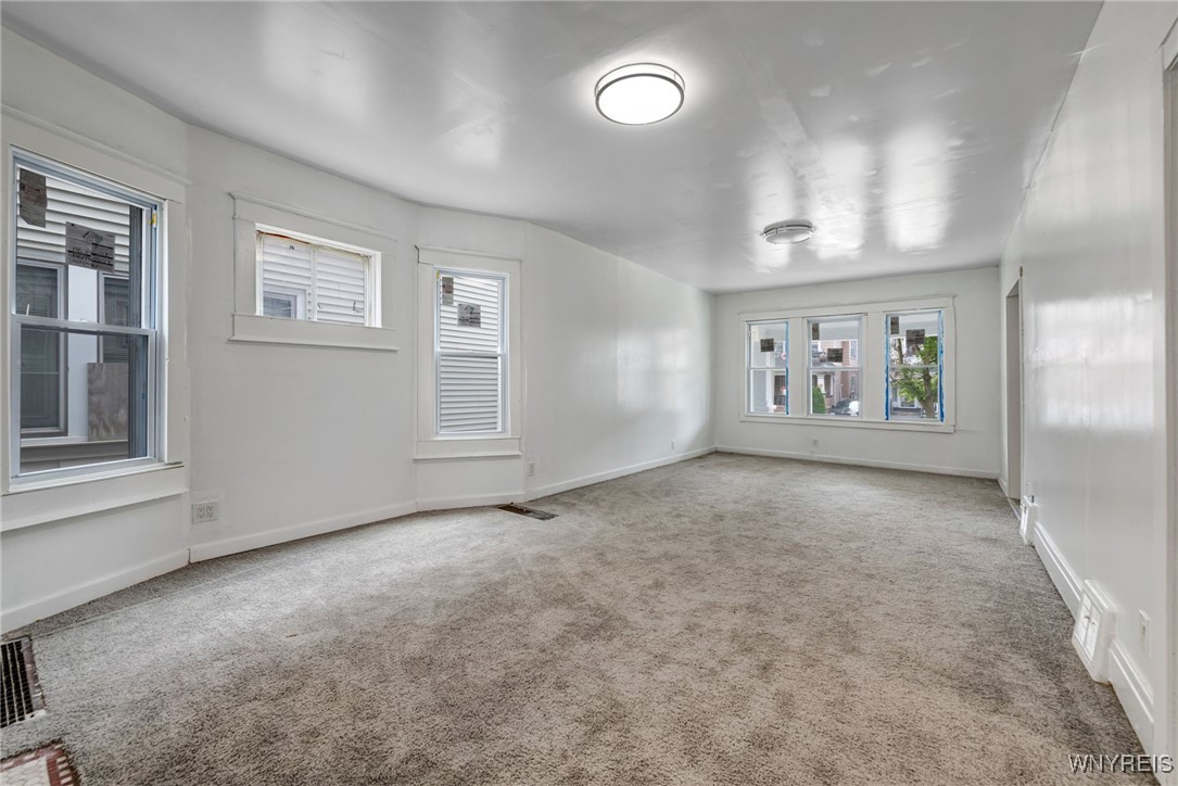 16 Butler Avenue Buffalo, NY 14208 - Photo 4 of 42