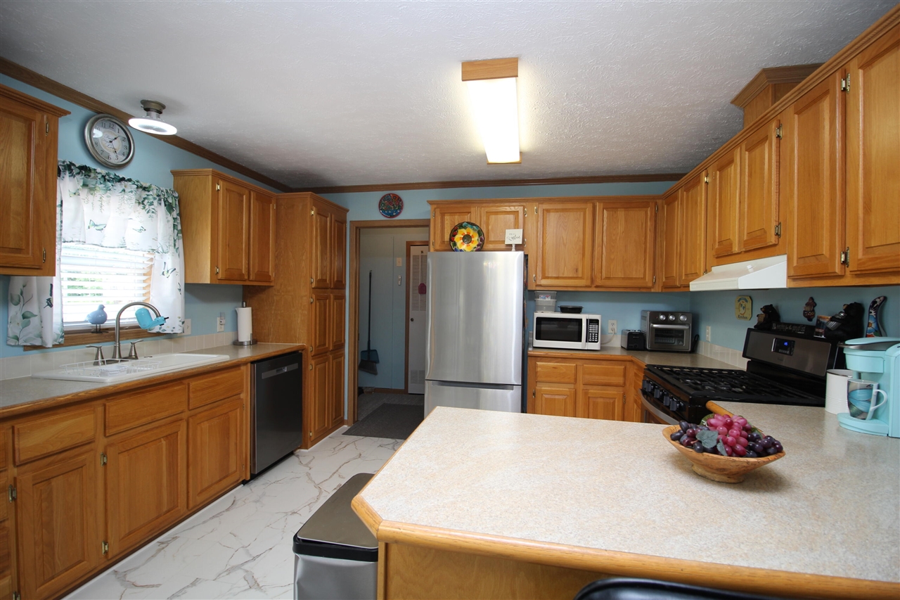 823 Raisin River Road Three Rivers, MI 49093 - Photo 26 of 38