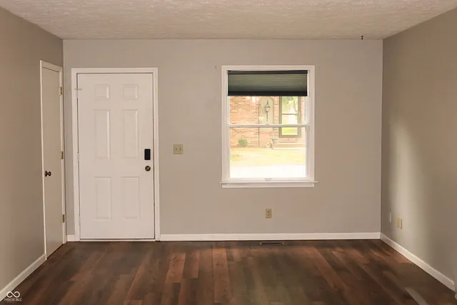 $205,000 | 405 Glenn Knecht Drive, Crawfordsville, IN 47933