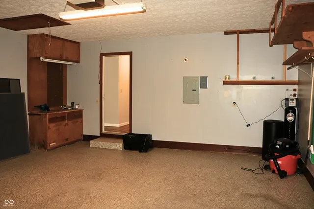 $205,000 | 405 Glenn Knecht Drive, Crawfordsville, IN 47933