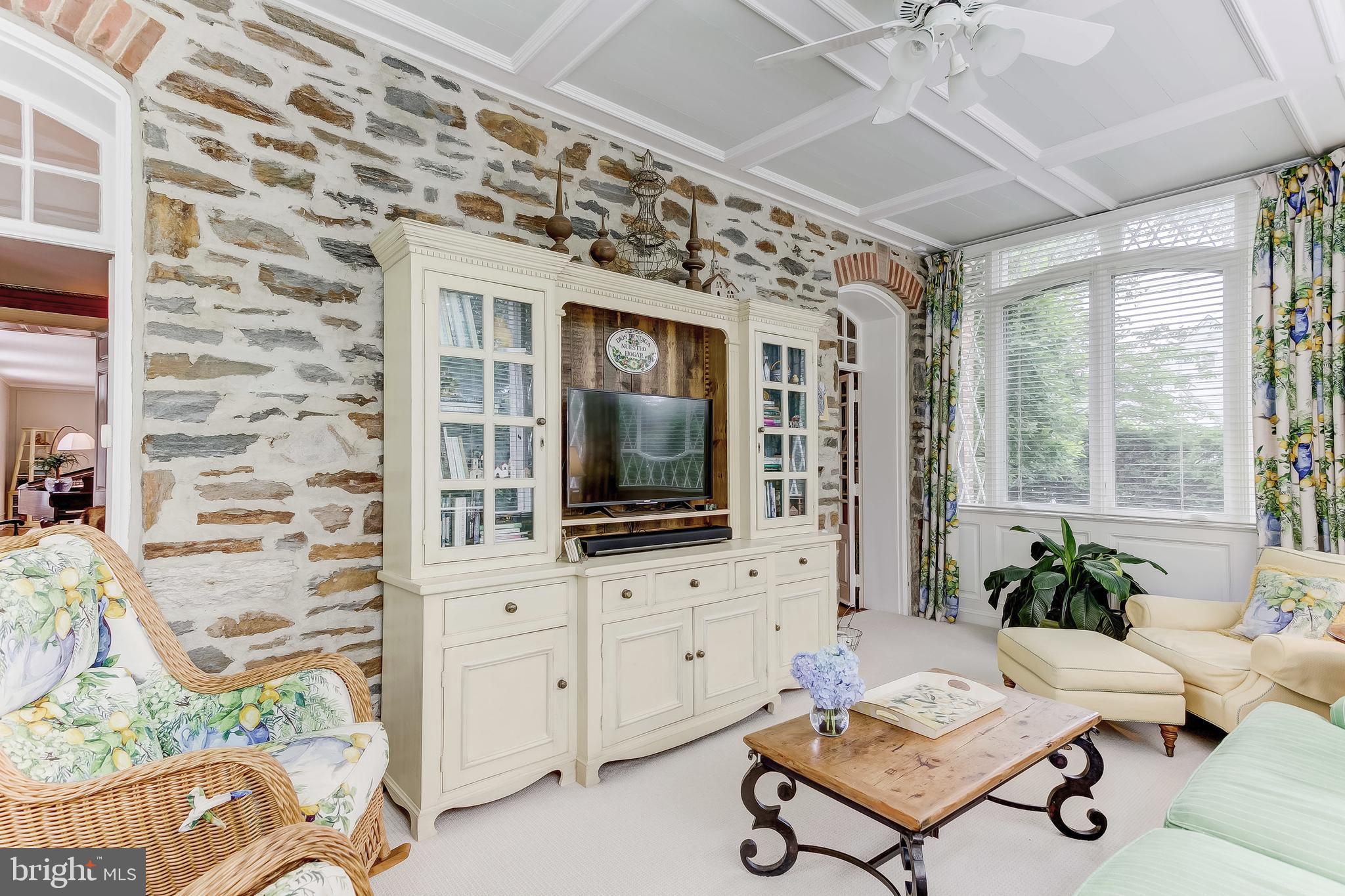 100 Upnor Road Baltimore, MD 21212 - Photo 11 of 38 Sun Room