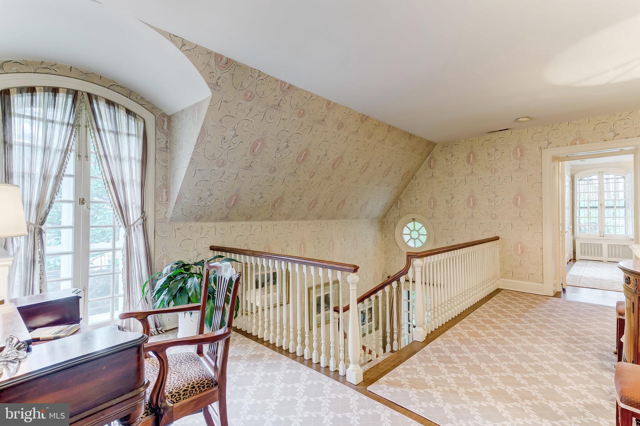 100 Upnor Road Baltimore, MD 21212 - Photo 17 of 38 2nd Floor Hall
