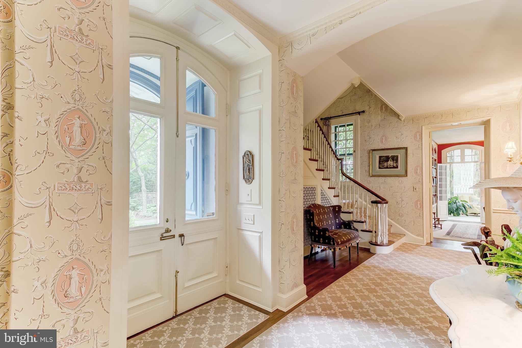 100 Upnor Road Baltimore, MD 21212 - Photo 5 of 38 Foyer
