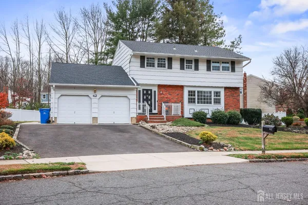 $779,000 | 42 Norman Lane, Old Bridge, NJ 08857