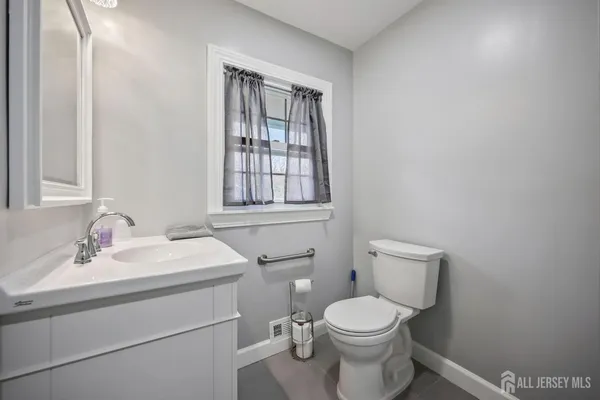 $779,000 | 42 Norman Lane, Old Bridge, NJ 08857