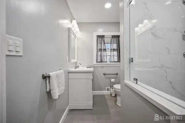 $779,000 | 42 Norman Lane, Old Bridge, NJ 08857