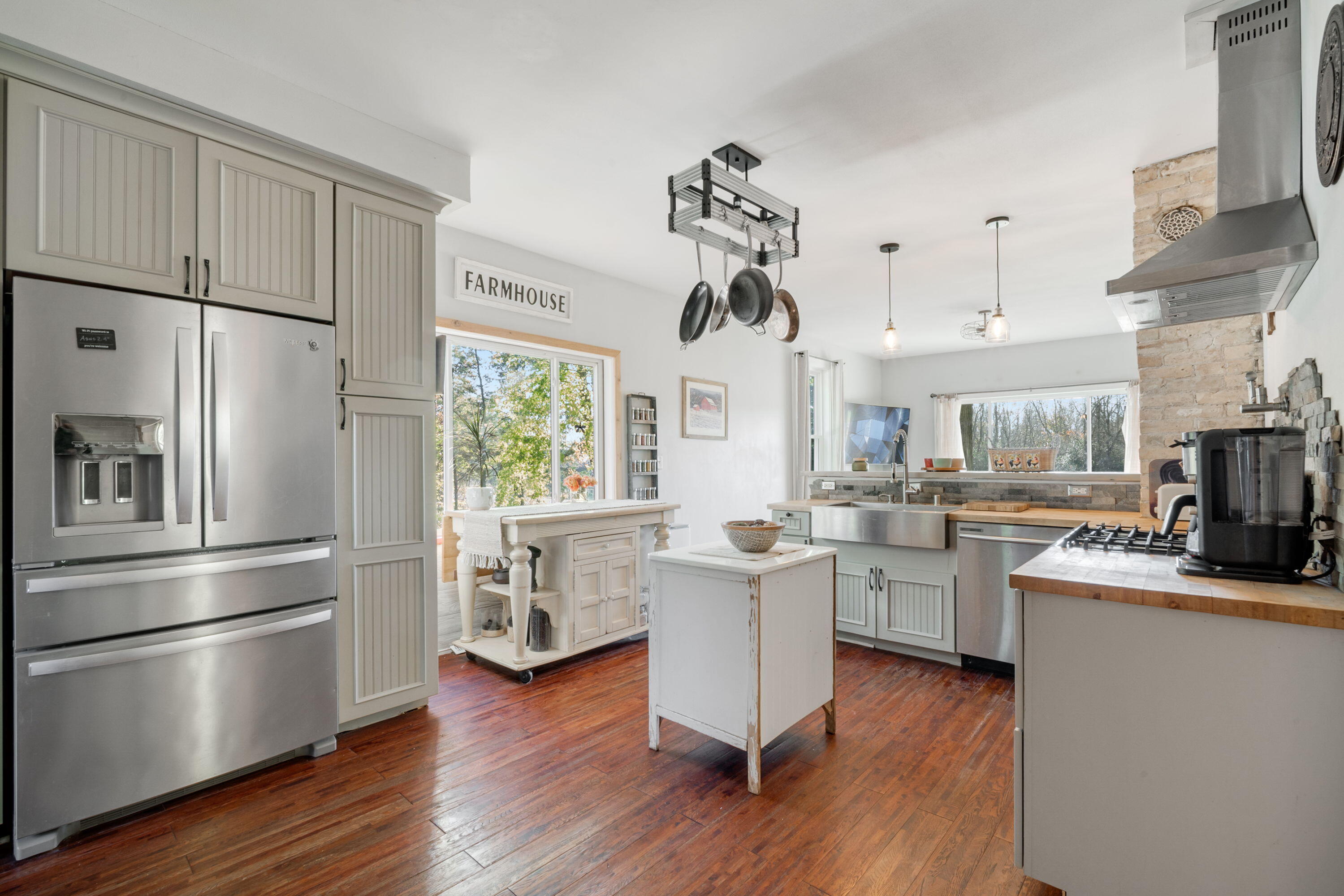 5954 Mohawk Road Wayne, WI 53002 - Photo 11 of 37 10_imgDSC06477