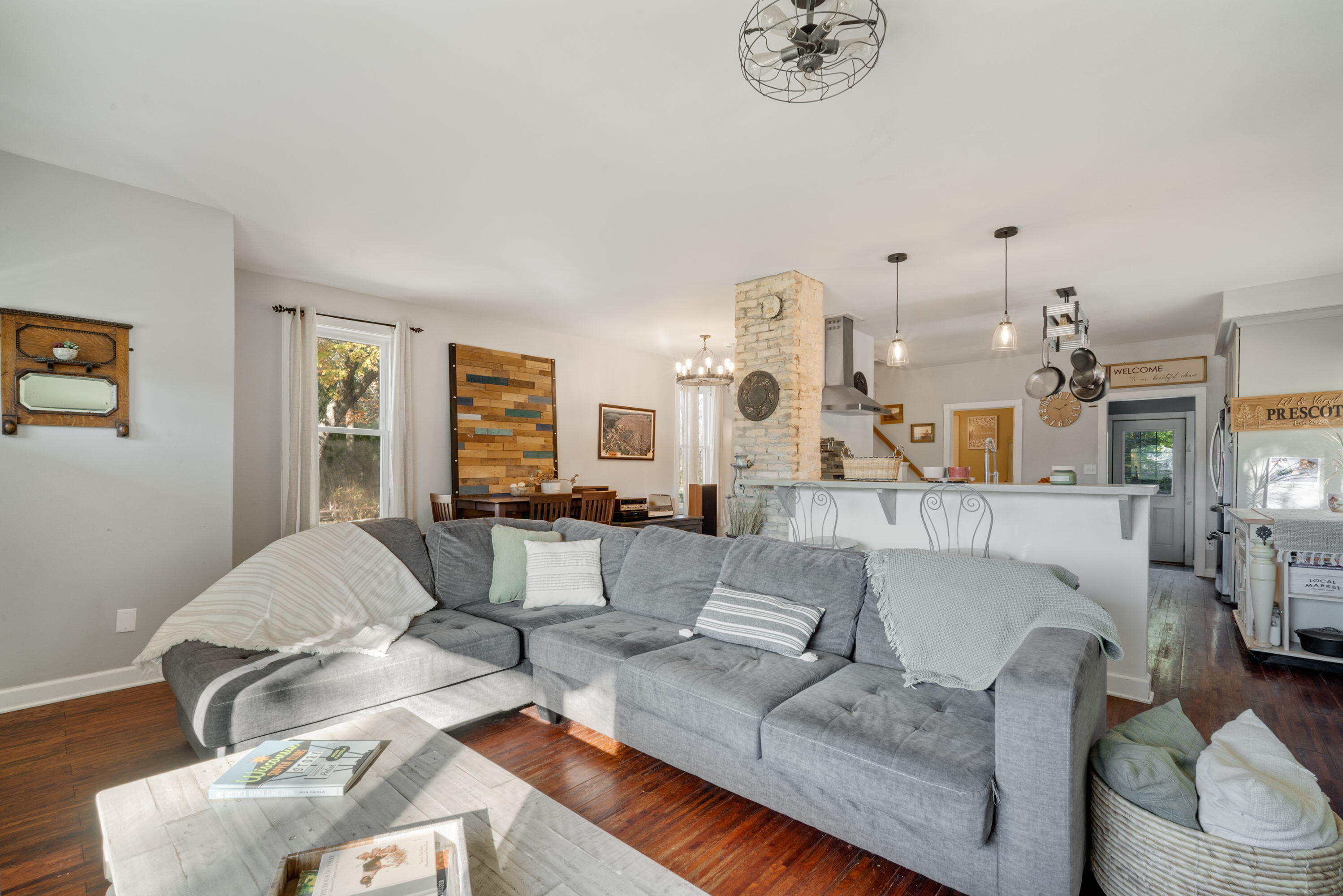 5954 Mohawk Road Wayne, WI 53002 - Photo 6 of 37 5_imgDSC06497