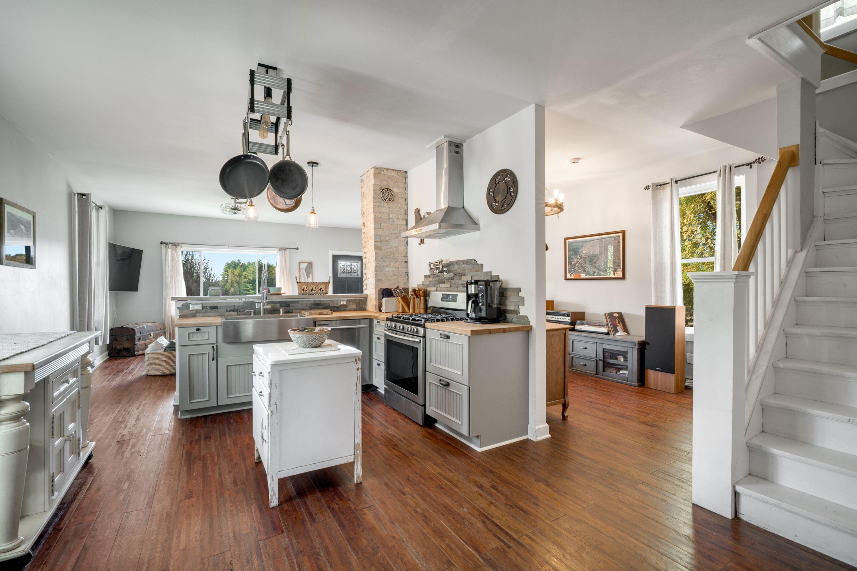 5954 Mohawk Road Wayne, WI 53002 - Photo 10 of 37 9_imgDSC06472