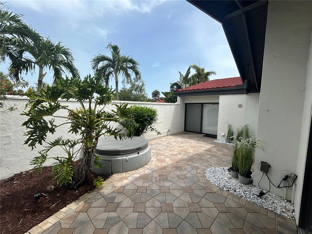 780 Sarabay Road, Unit 16 Osprey, FL 34229 - Photo 5 of 50