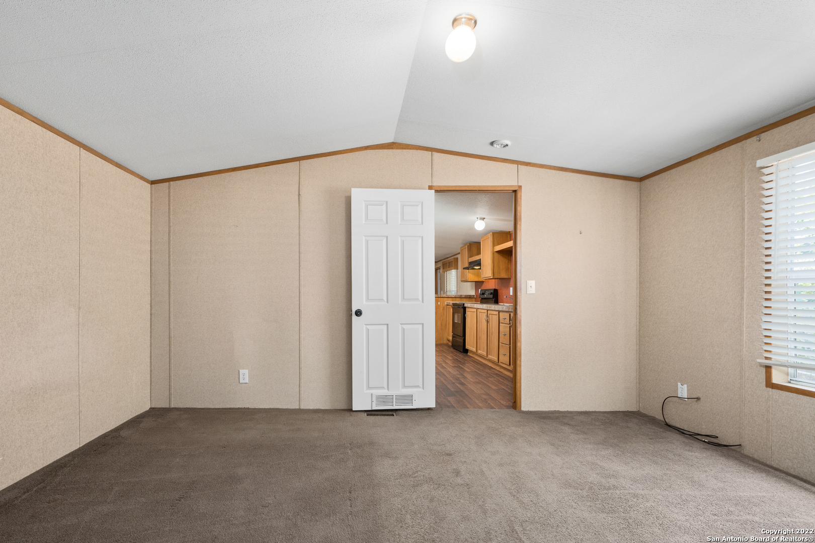 311 North Reed Street Pleasanton, TX 78064 - Photo 17 of 33