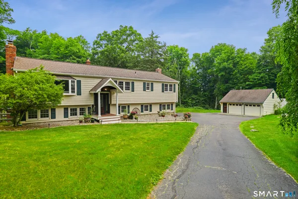 $699,000 | 109 Toddy Hill Road, Newtown, CT 06482