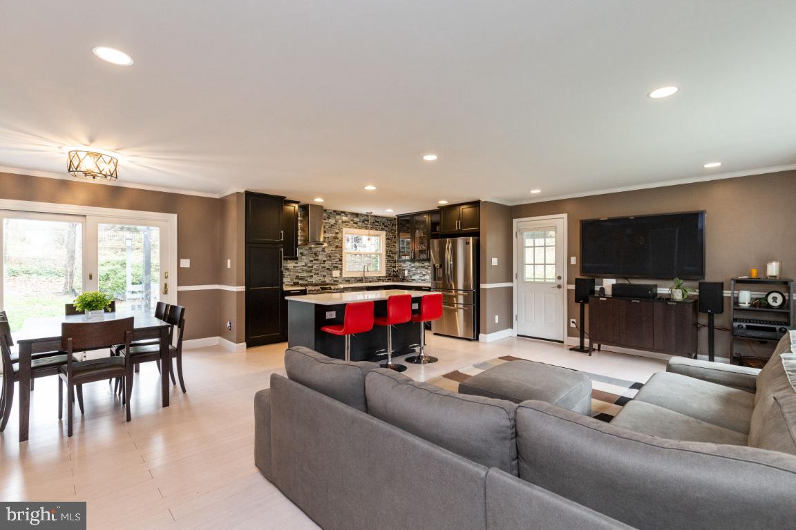 6504 Rivington Road Springfield, VA 22152 - Photo 3 of 35 Gallery Image 3