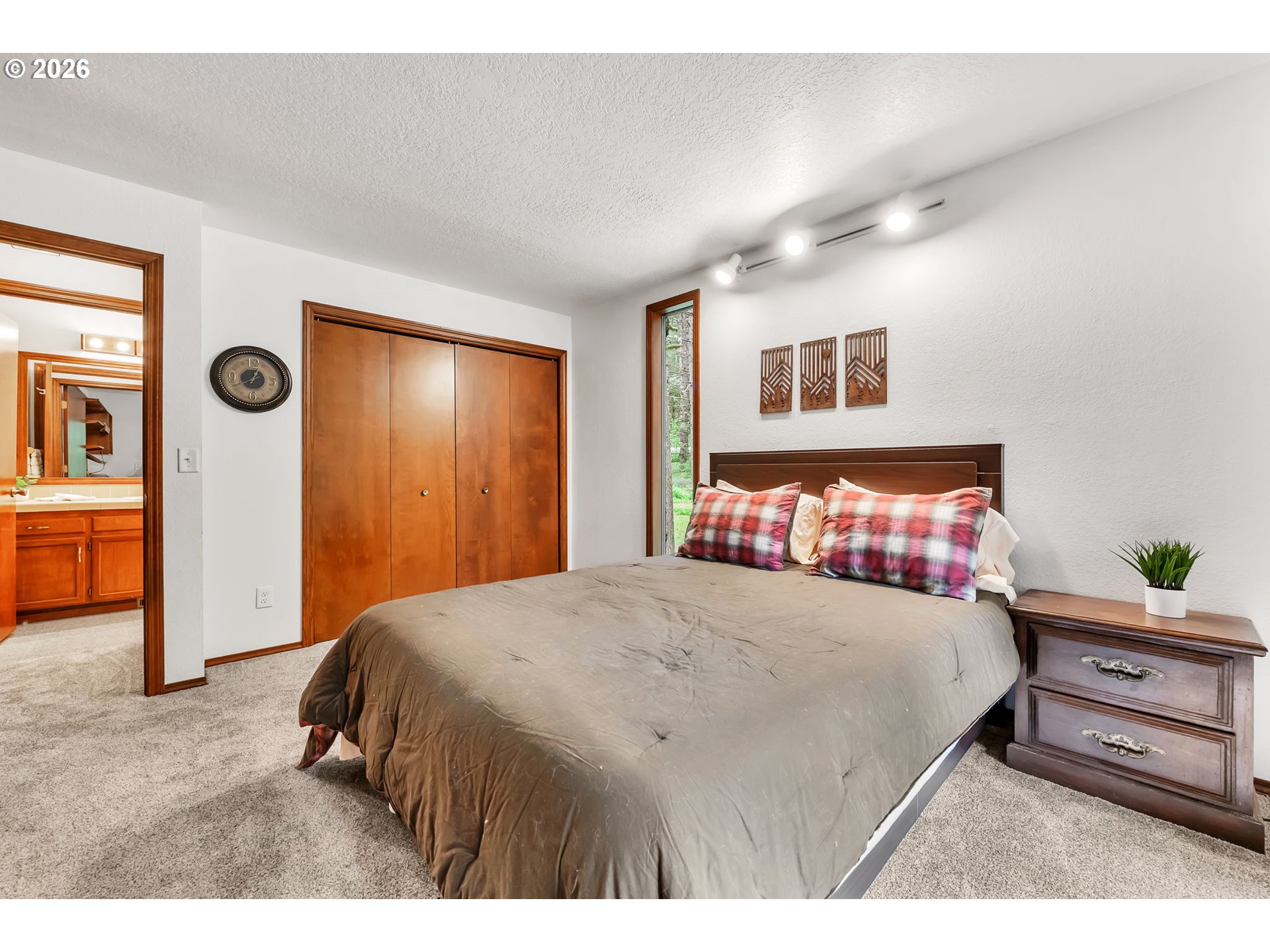 89879 Sheffler Road Elmira, OR 97437 - Photo 16 of 43 Bedroom