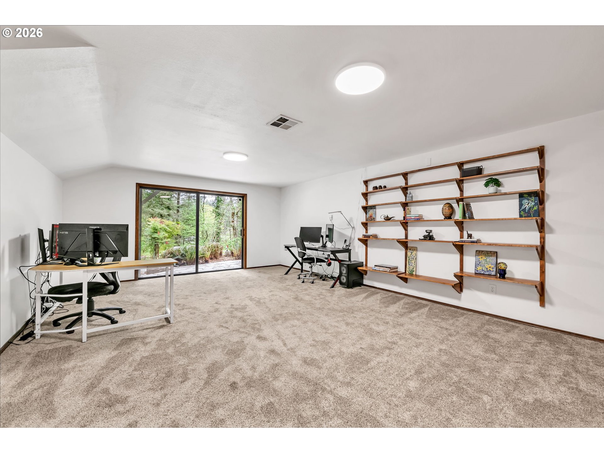89879 Sheffler Road Elmira, OR 97437 - Photo 27 of 43 Family Room