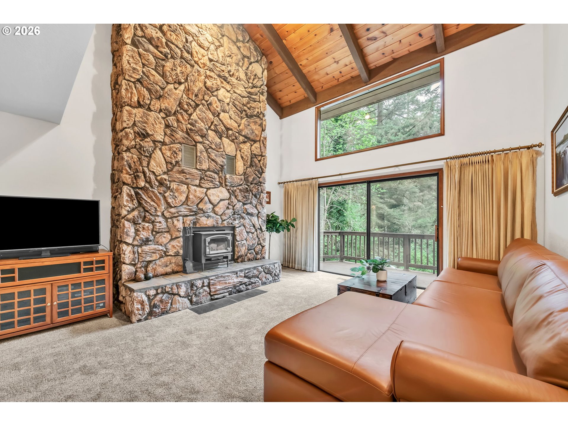 89879 Sheffler Road Elmira, OR 97437 - Photo 8 of 43 Living Room