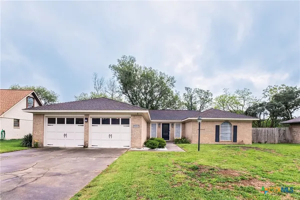 $229,000 | 304 Sherwood Drive, Victoria, TX 77901