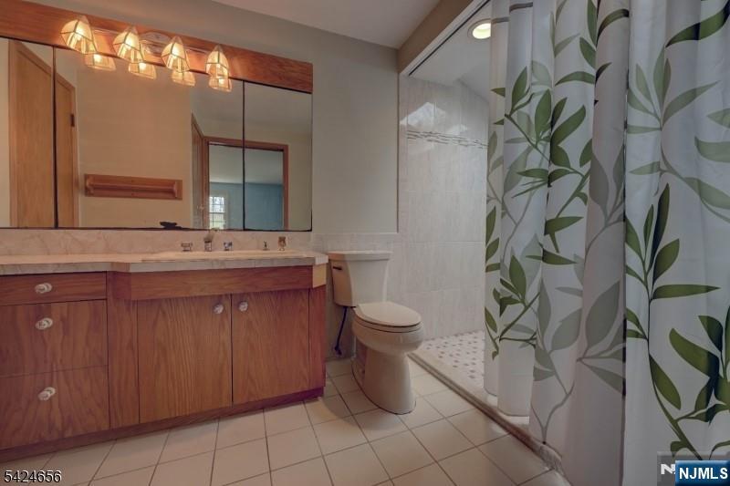 1006 Black Oak Ridge Road Wayne, NJ 07470 - Photo 11 of 29
