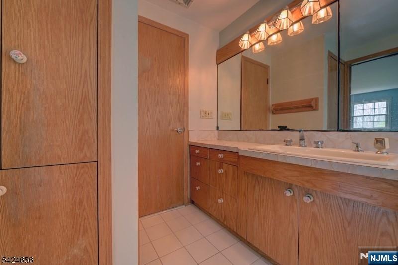 1006 Black Oak Ridge Road Wayne, NJ 07470 - Photo 12 of 29