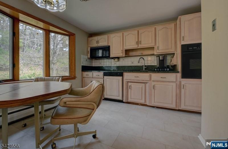 1006 Black Oak Ridge Road Wayne, NJ 07470 - Photo 17 of 29