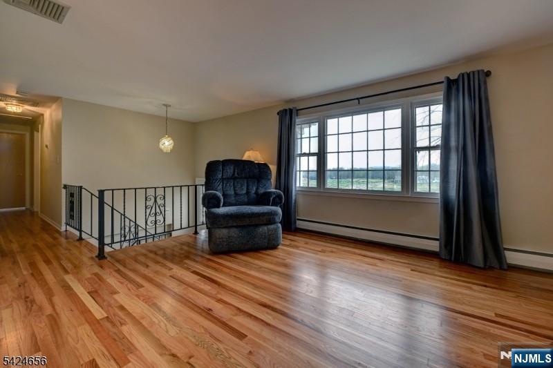 1006 Black Oak Ridge Road Wayne, NJ 07470 - Photo 4 of 29