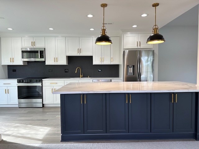 141 Shoreline Road, Unit B Lake Barrington, IL 60010 - Photo 3 of 47 Gallery Image 3