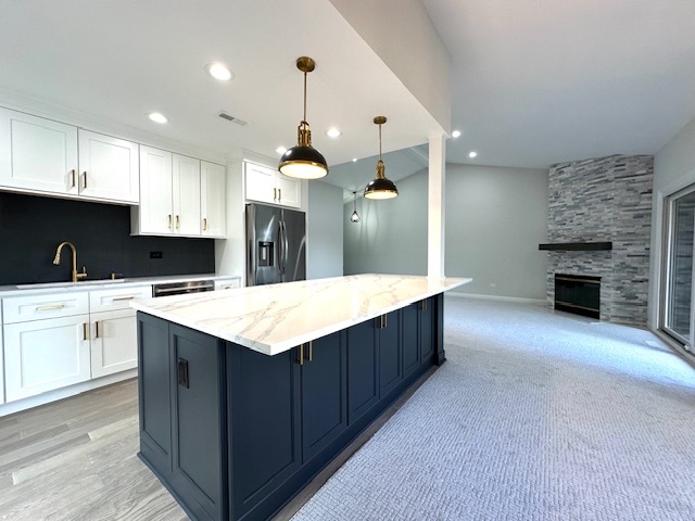 141 Shoreline Road, Unit B Lake Barrington, IL 60010 - Photo 7 of 47 Gallery Image 7