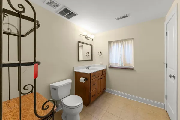 $599,900 | 204 Amherst Circle, Oswego, IL 60543