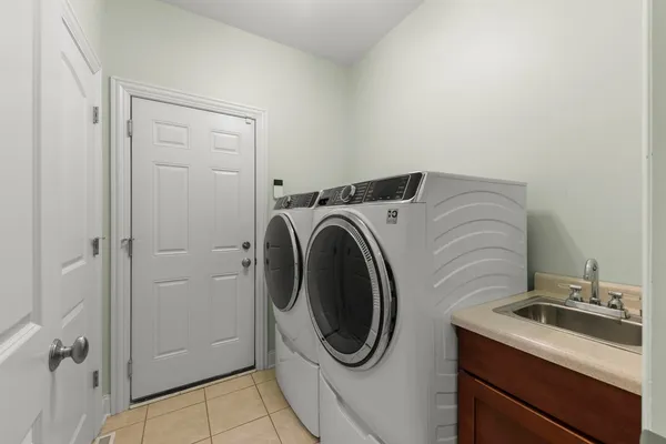 $599,900 | 204 Amherst Circle, Oswego, IL 60543