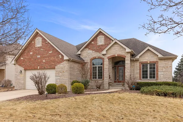 $599,900 | 204 Amherst Circle, Oswego, IL 60543