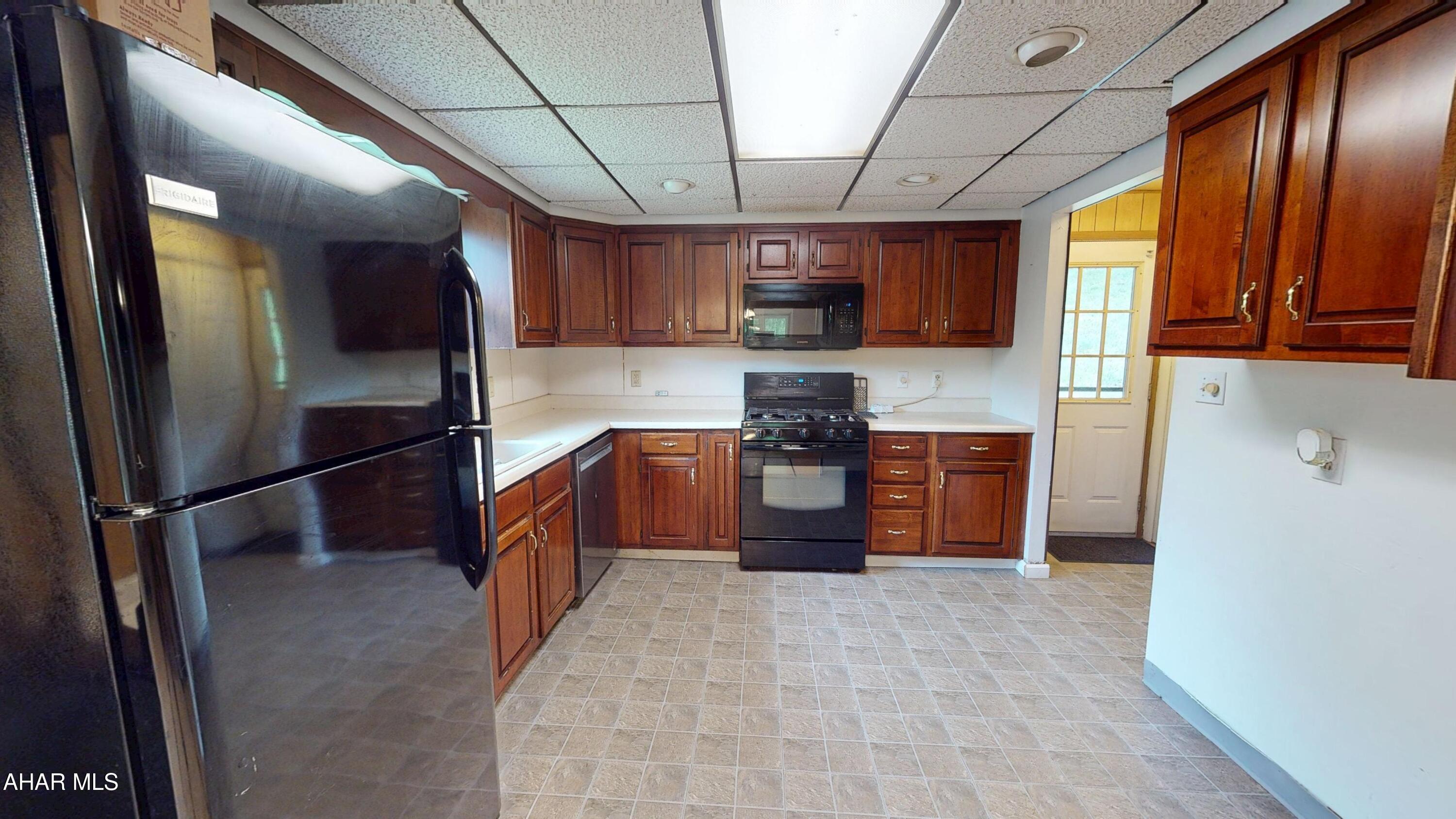 315 Munster Road Portage, PA 15946 - Photo 12 of 36