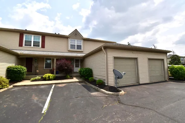 $1,975 | 1882 Bennigan Drive, Unit 100C, Hilliard, OH 43026