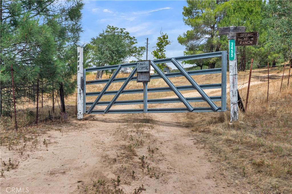 3455 Katacreek Road Creston, CA 93432 - Photo 23 of 30 Front gate