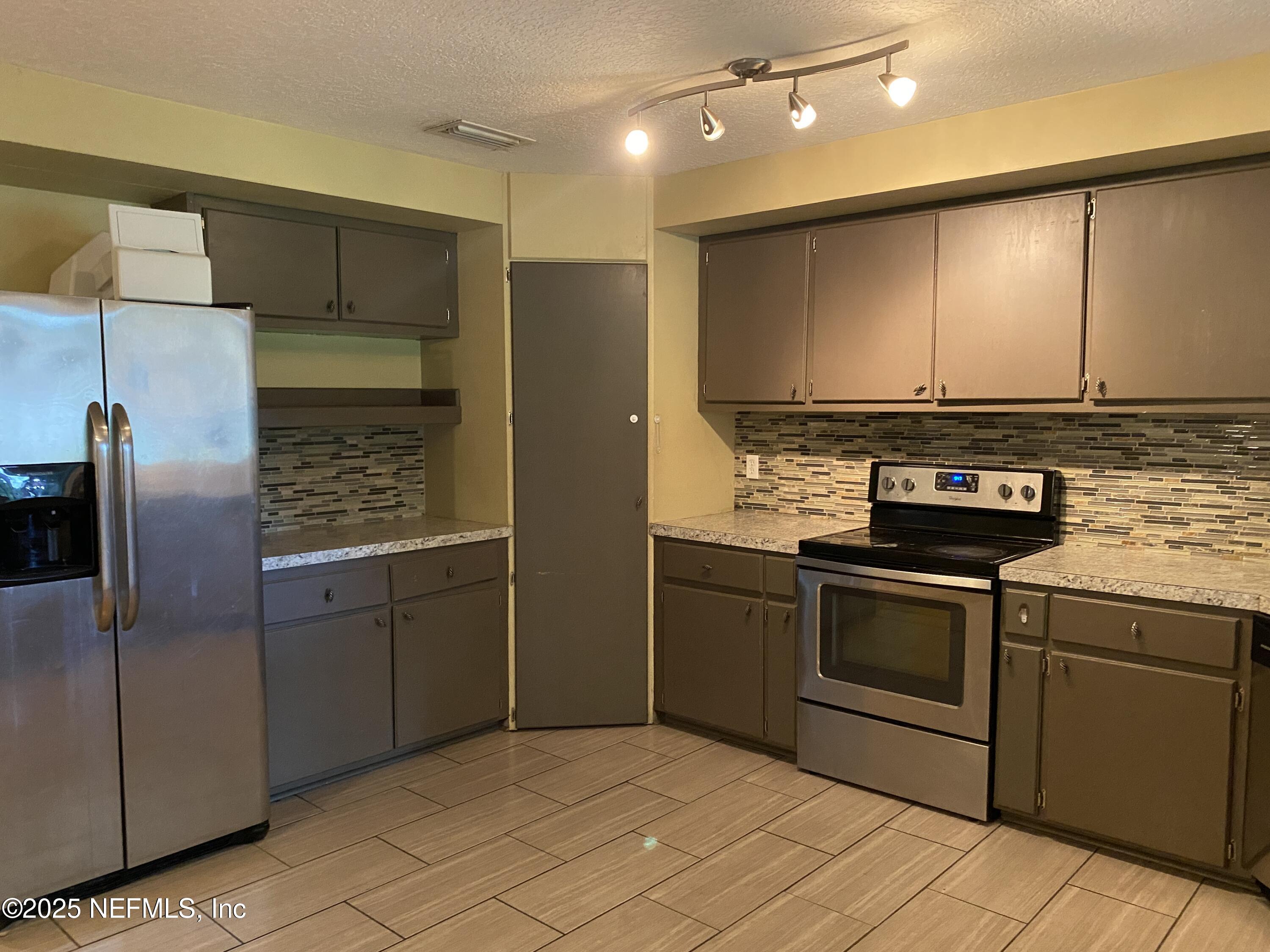 1223 Hatcher Road Middleburg, FL 32068 - Photo 7 of 50 Kitchen