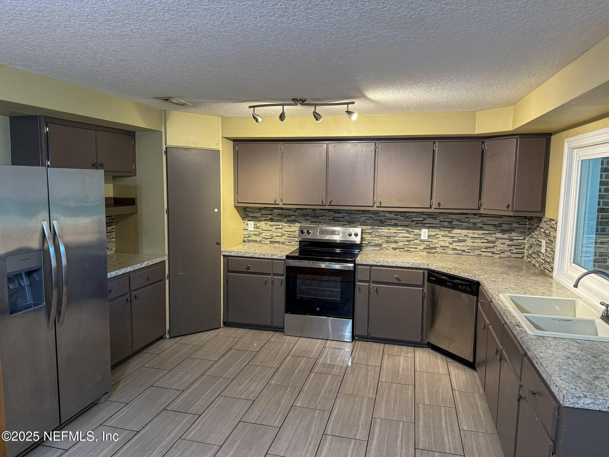 1223 Hatcher Road Middleburg, FL 32068 - Photo 8 of 50 Kitchen