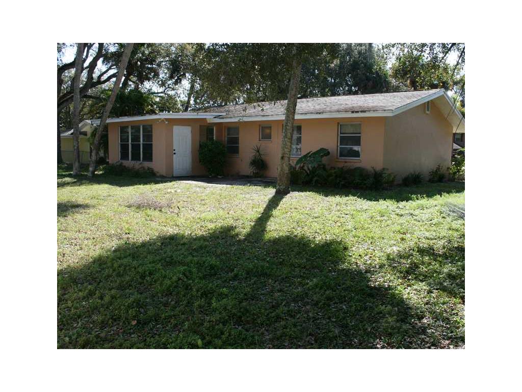 355 Fiddlewood Road Vero Beach, FL 32963 - Photo 2 of 32 Gallery Image 2