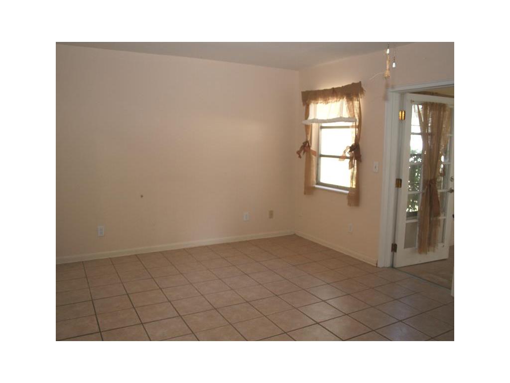 355 Fiddlewood Road Vero Beach, FL 32963 - Photo 6 of 32 Gallery Image 6