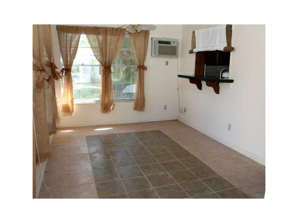 355 Fiddlewood Road Vero Beach, FL 32963 - Photo 8 of 32 Gallery Image 8