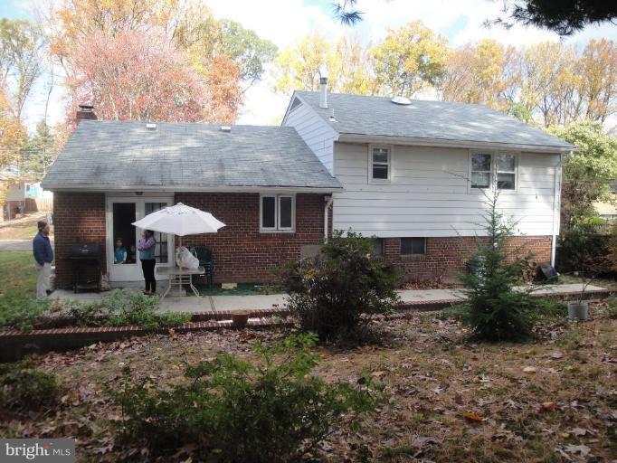 7709 Jervis Street Springfield, VA 22151 - Photo 2 of 6 Exterior (Rear)