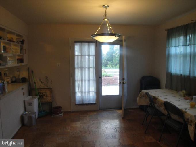 7709 Jervis Street Springfield, VA 22151 - Photo 5 of 6 Living Room