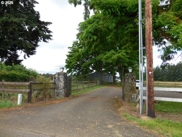 17993 South Strowbridge Road Oregon City, OR 97045 - Photo 1 of 31