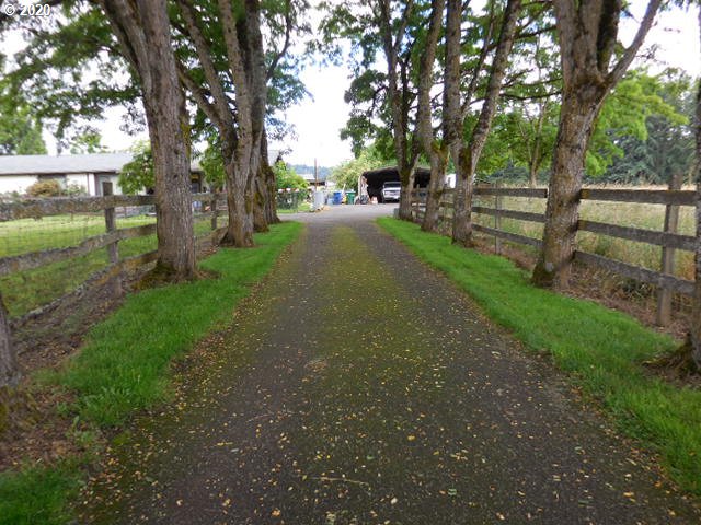 17993 South Strowbridge Road Oregon City, OR 97045 - Photo 13 of 31