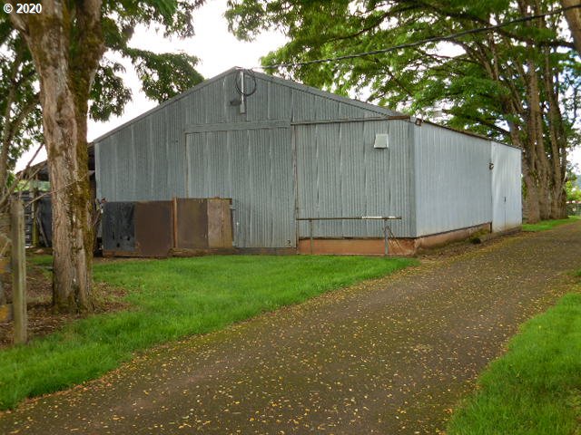17993 South Strowbridge Road Oregon City, OR 97045 - Photo 8 of 31